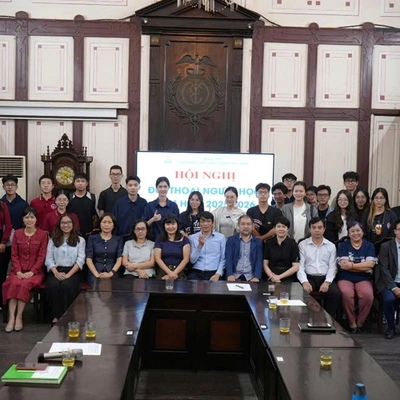 Trường Đại học Dược Hà Nội tổ chức Hội nghị đối thoại với đại diện người học năm học 2025 - 2026